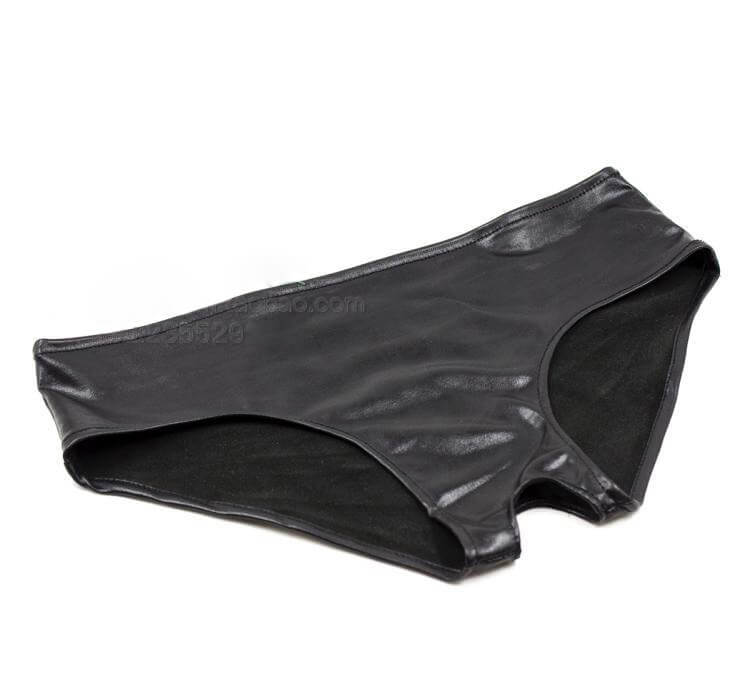 Mutandine in Pelle con buco